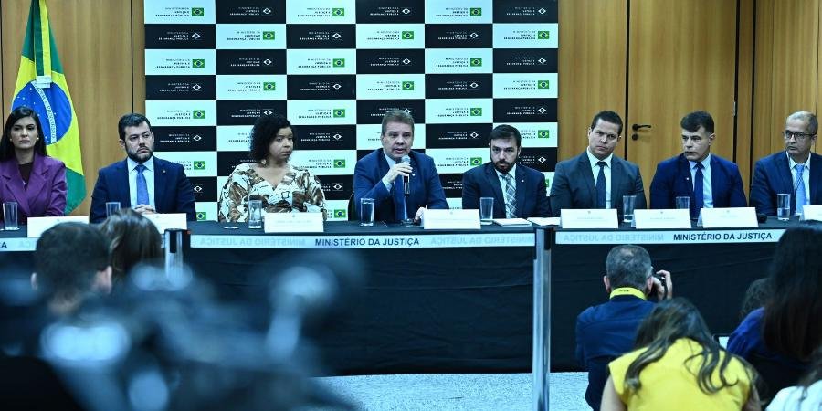 Operação Lívia mira rede que aliciava adolescentes em comunidades virtuais e induzia ao suicídio