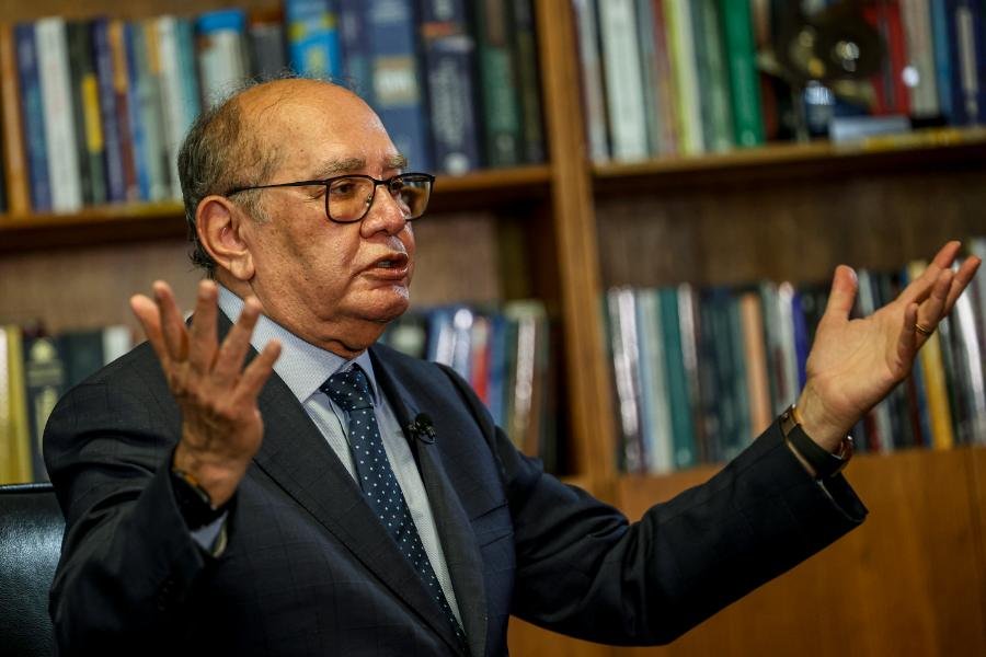 Ao pedir vista, Gilmar Mendes questiona a competência da Segunda Turma do STF para referendar o afastamento da cúpula da PF