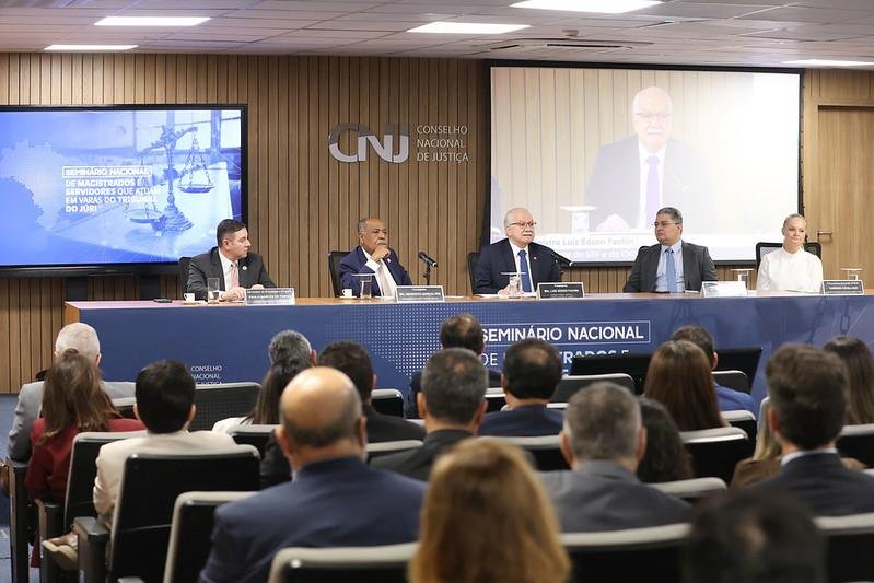 IAB reúne em livro 25 pareceres da Comissão de Direito Penal sobre projetos de lei e decisões judiciais