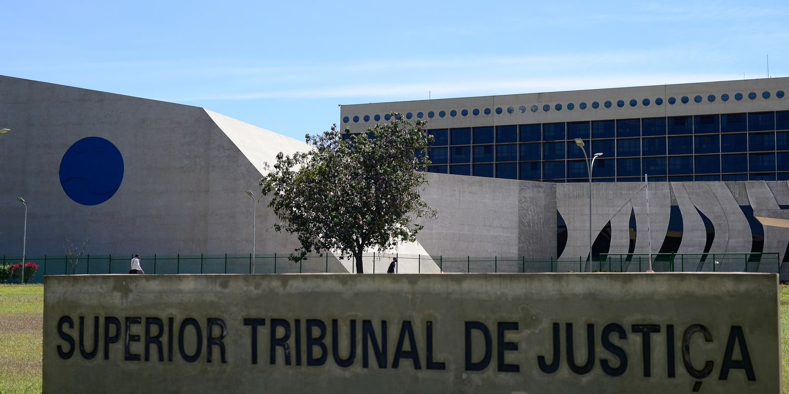 STJ vai definir se preso que pede a visitante para entrar com droga no presídio responde por tráfico