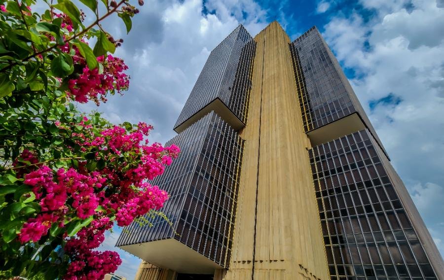 Resolução BCB 588 obriga comunicação ao Coaf em transferências de cripto para carteiras autocustodiadas a partir de US$ 10 mil