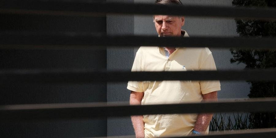 Defesa de Bolsonaro protocola nova revisão criminal no STF com parecer sobre cadeia de custódia e pede suspensão da pena