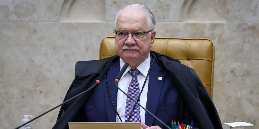 Fachin nega seguimento à arguição de suspeição contra Dino em processos que envolvem Flávio Bolsonaro