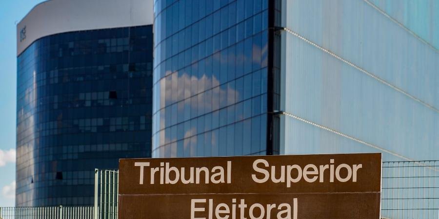 TRE-RJ suspende o porte de arma de deputado estadual e autoriza inquérito supervisionado pelo tribunal